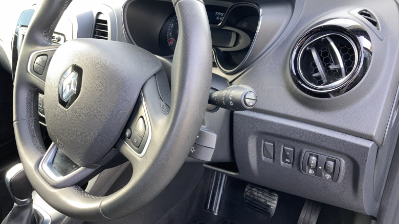 Renault Captur 1.5 dCi 90 Iconic 5dr EDC Diesel Hatchback